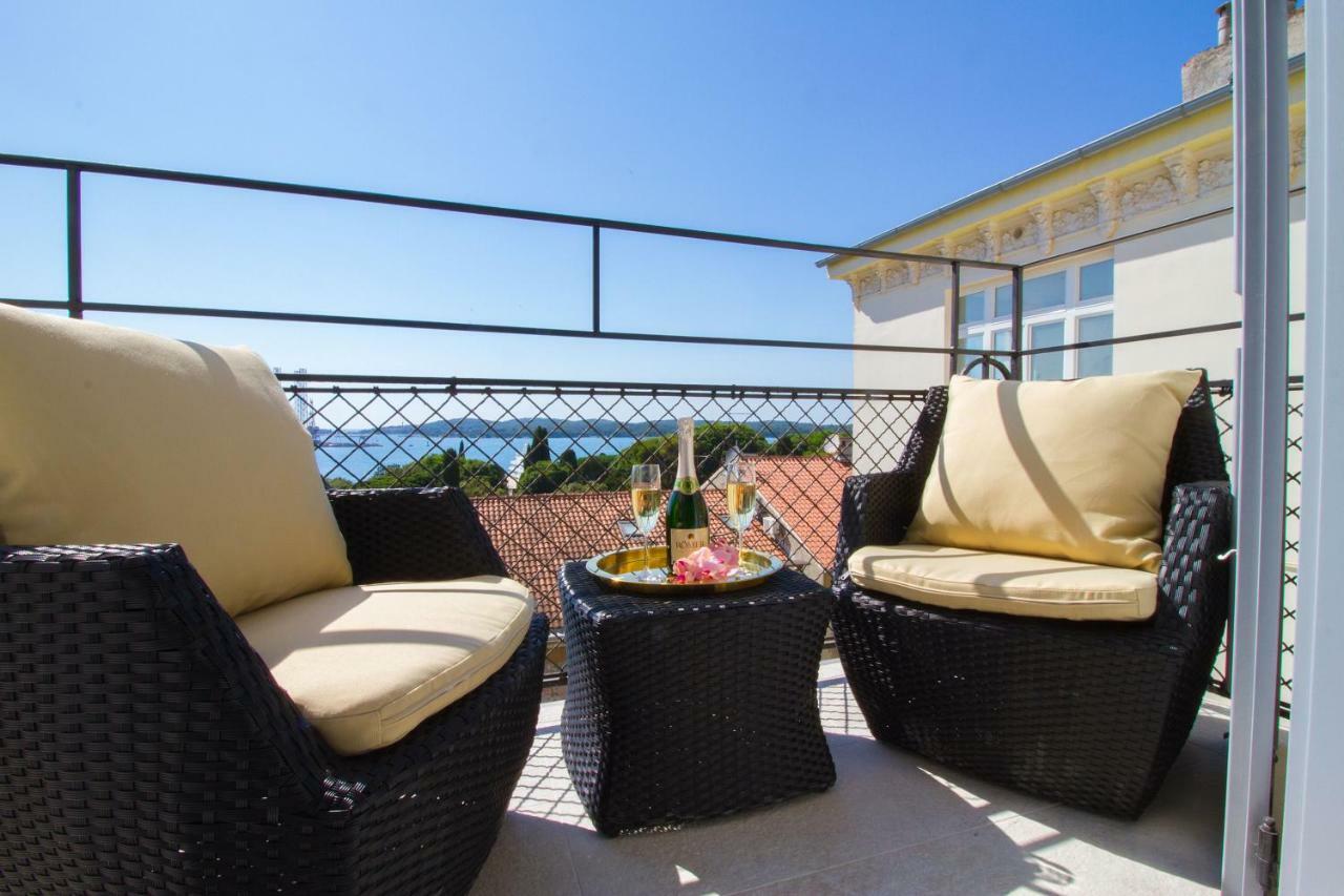 Arena & Seaview Luxurious Apartament