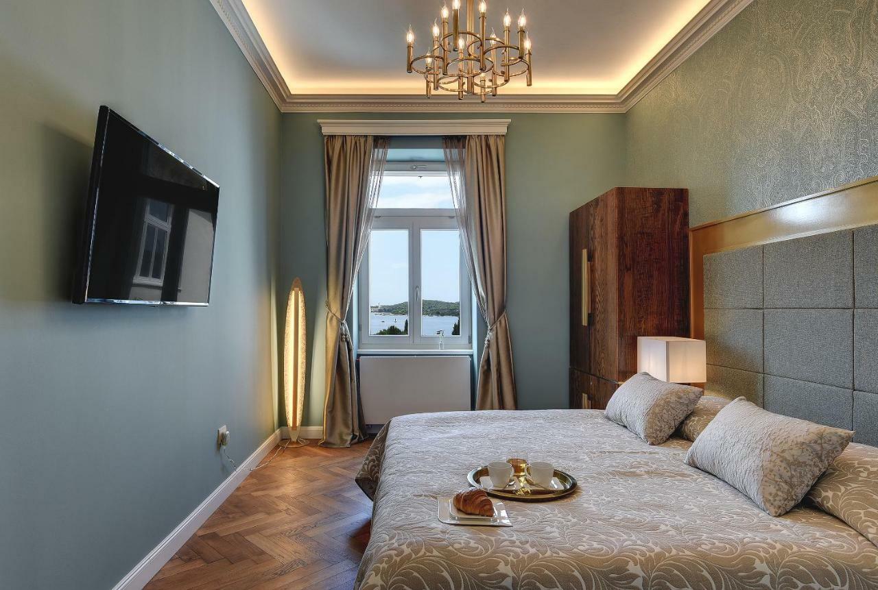 Arena & Seaview Luxurious Apartment *